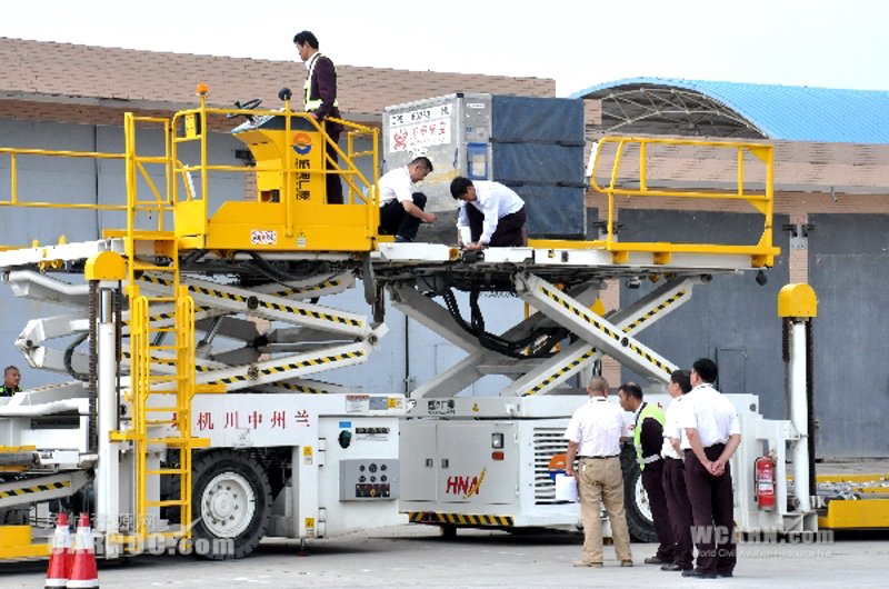 飞机牵引车：现代航空运输的幕后功臣